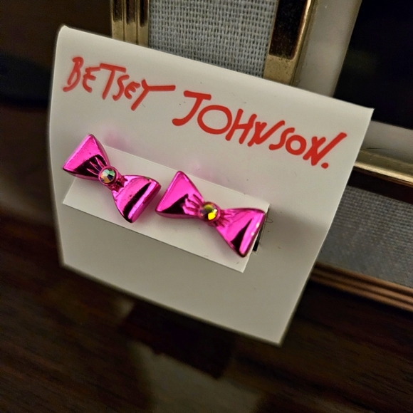 BETSEY JOHNSON EARRINGS  - 🎀 - Picture 2 of 2